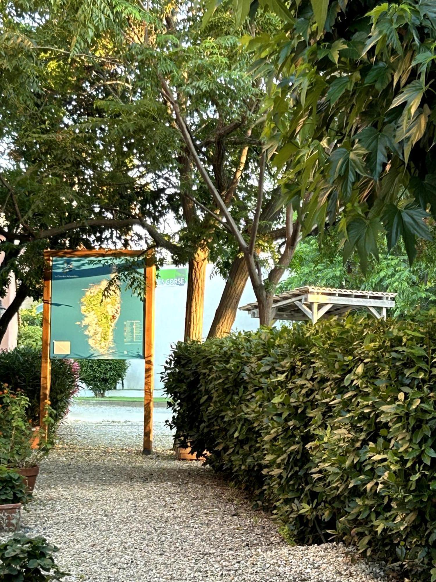 Le Clos Des Arbousiers Linguizzetta Exterior photo
