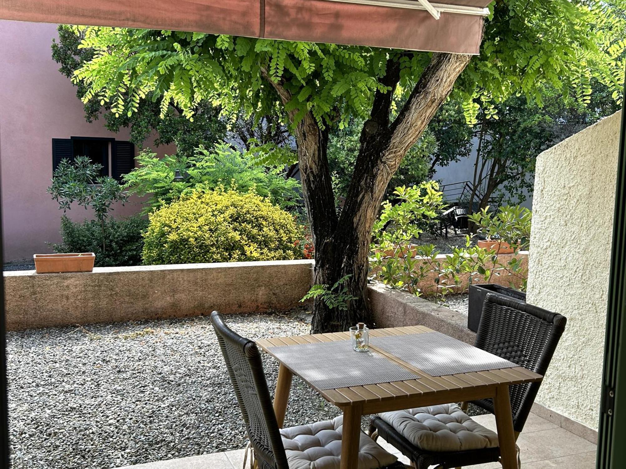 Le Clos Des Arbousiers Linguizzetta Exterior photo